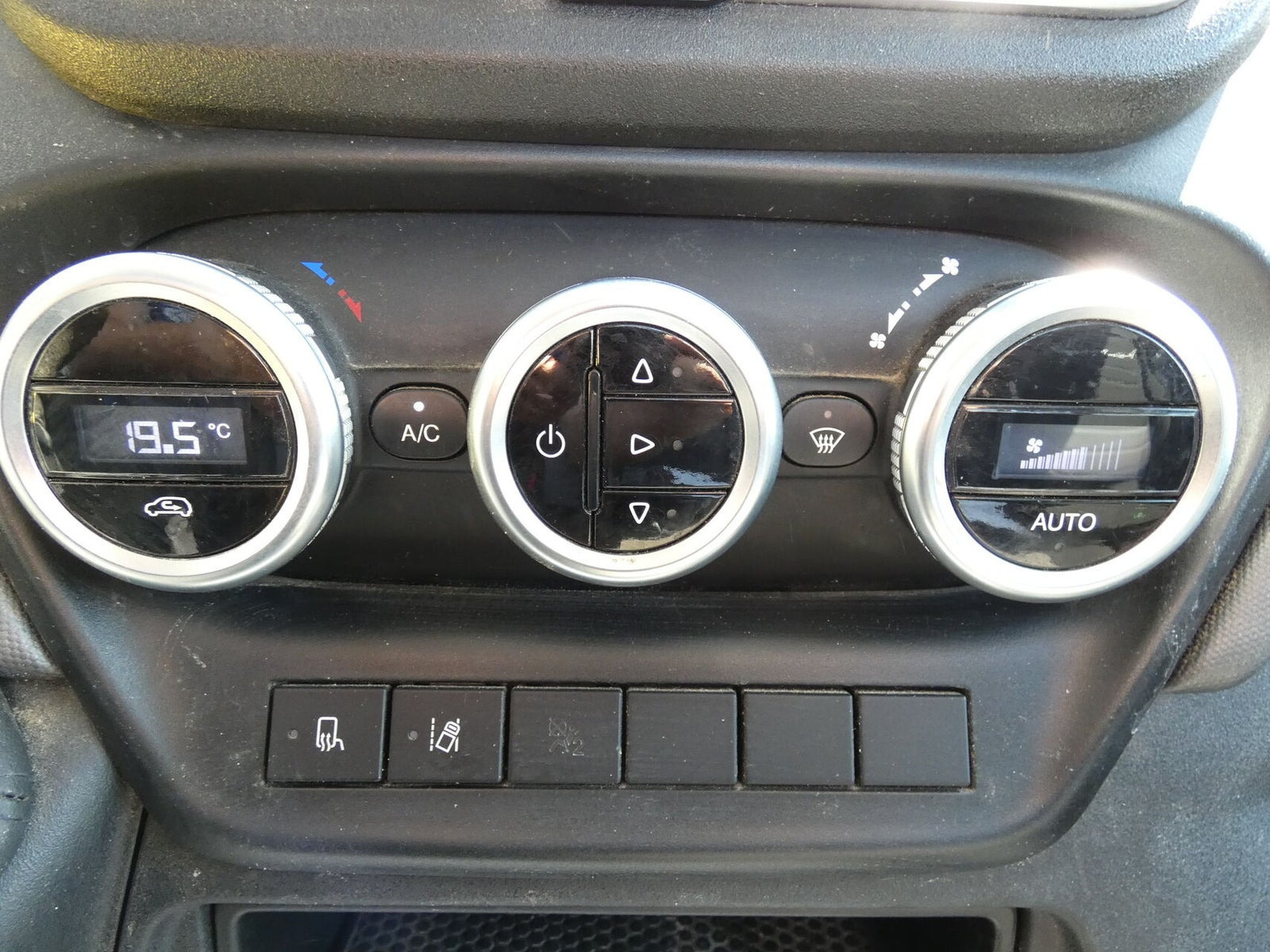 Hvid Iveco Daily fra 2023