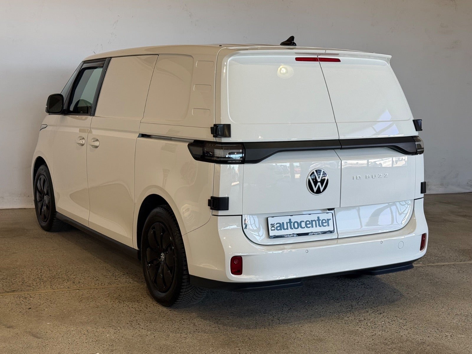 Hvid VW ID.Buzz fra 2025
