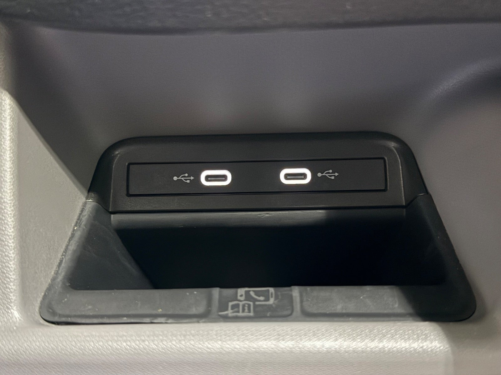 Hvid VW ID.Buzz fra 2025