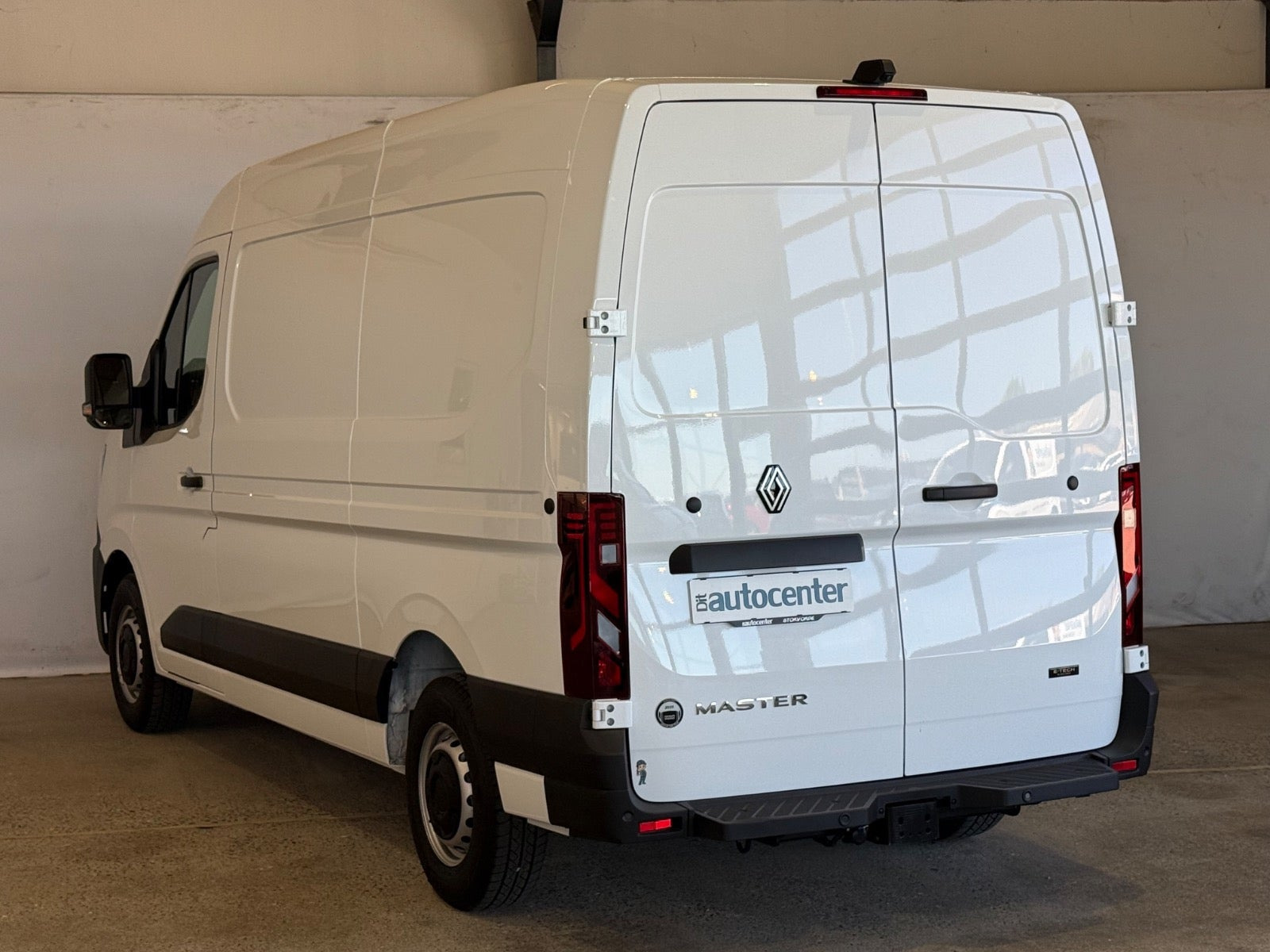 Hvid Renault Master V T35 fra 2025