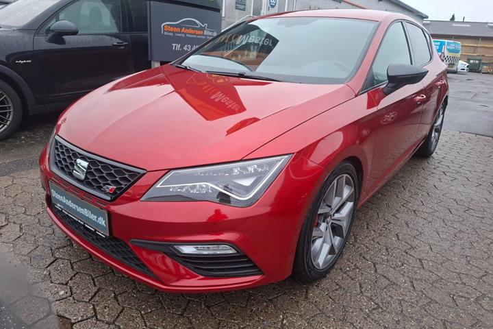 Rød Seat Leon fra 2017