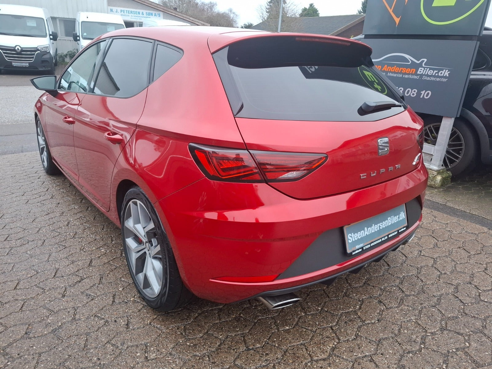 Rød Seat Leon fra 2017