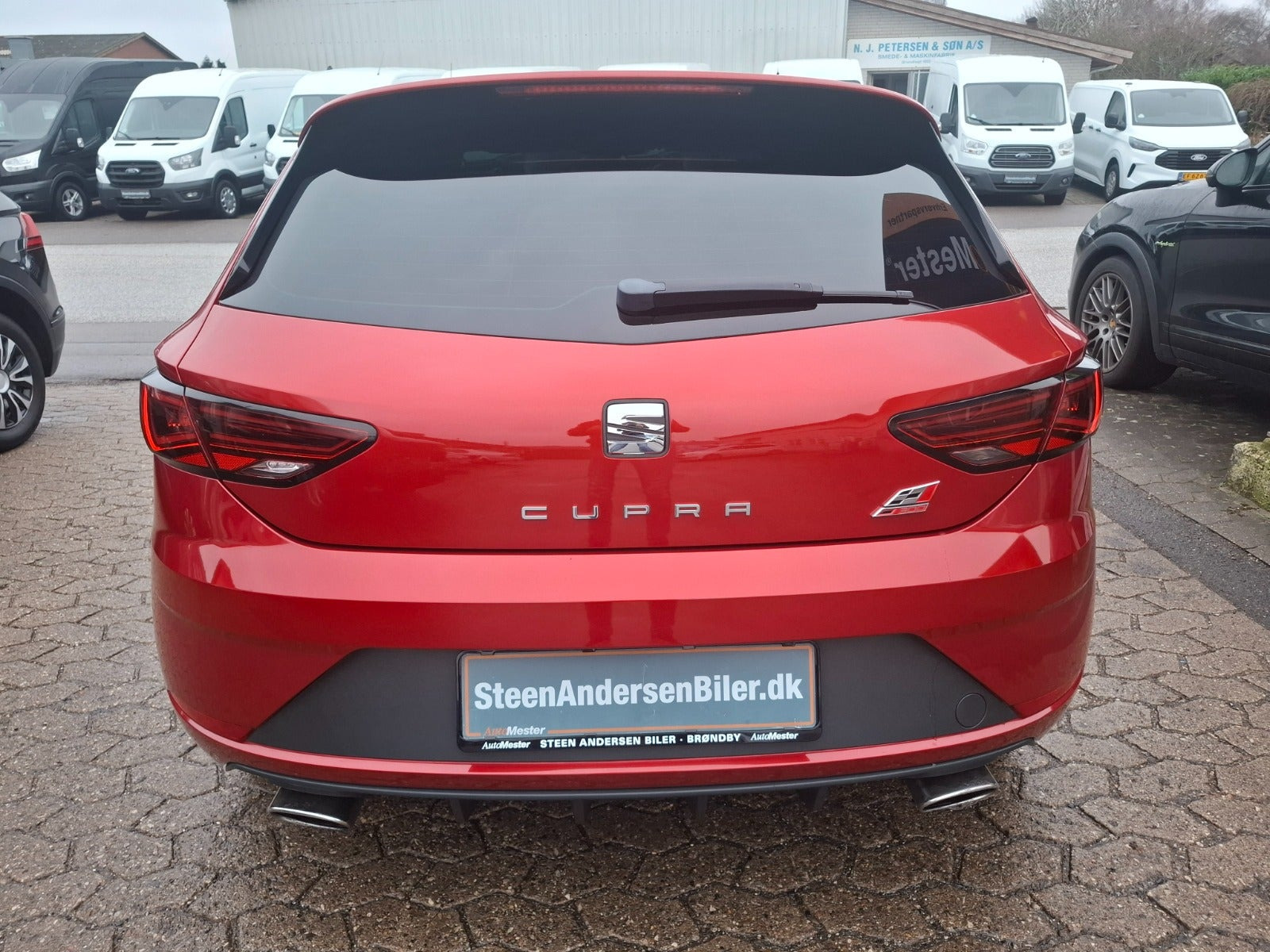 Rød Seat Leon fra 2017
