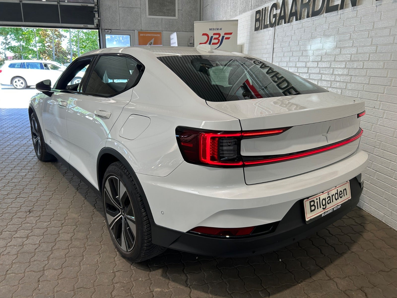 Hvid Polestar 2 fra 2023