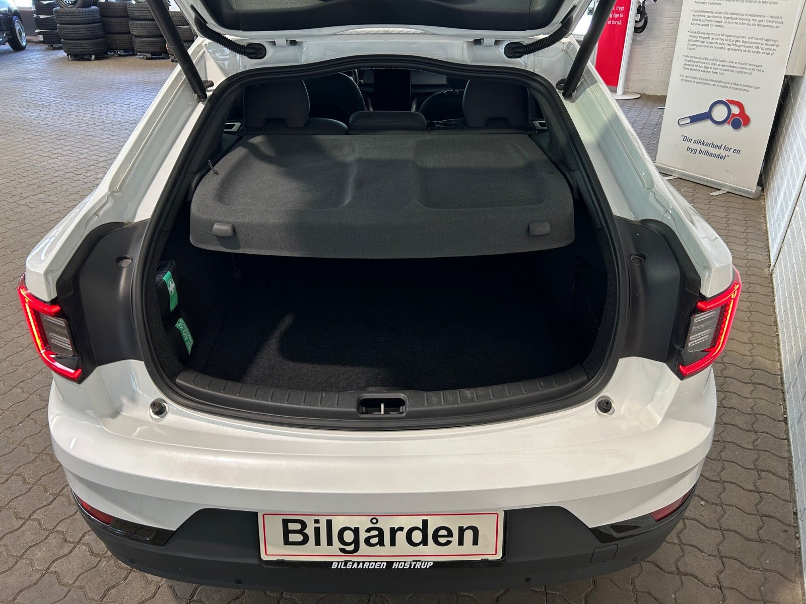 Hvid Polestar 2 fra 2023
