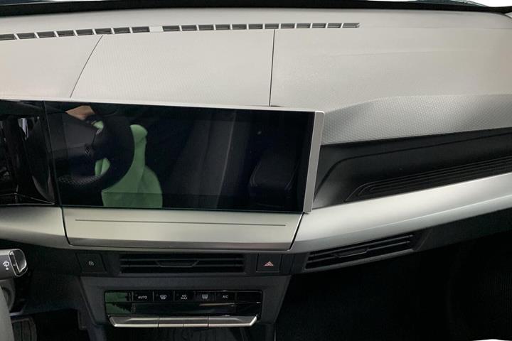 Grøn Opel Frontera fra 2025
