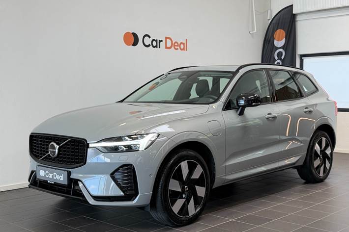 Grå Volvo XC60 fra 2023