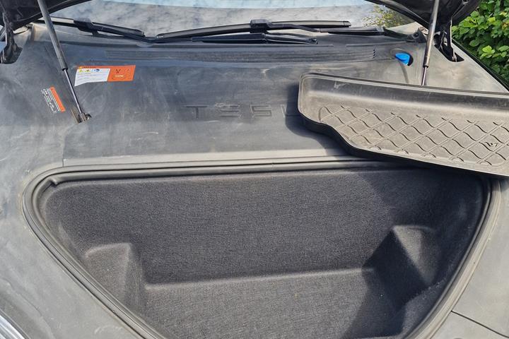 Sort Tesla Model S fra 2017