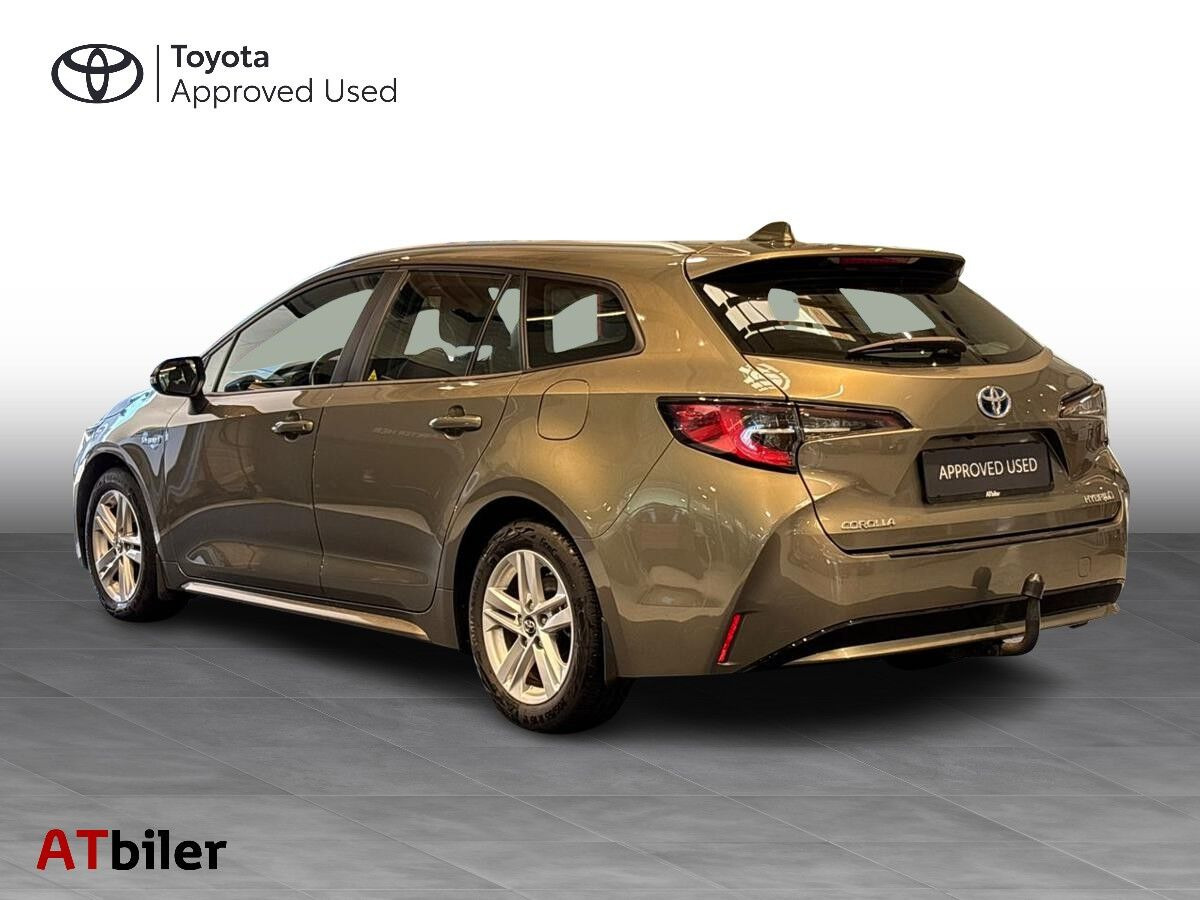 Bronze Toyota Corolla fra 2020