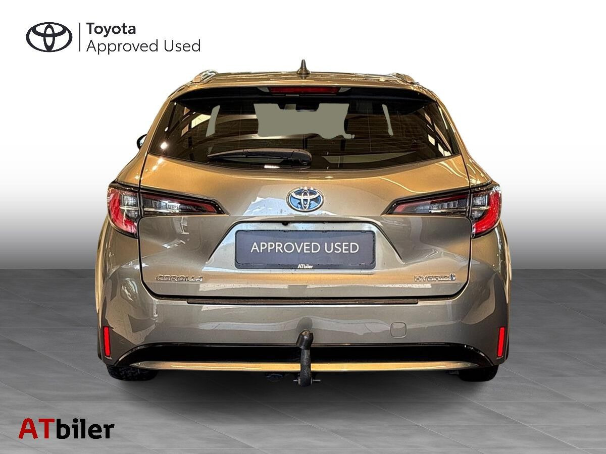 Bronze Toyota Corolla fra 2020