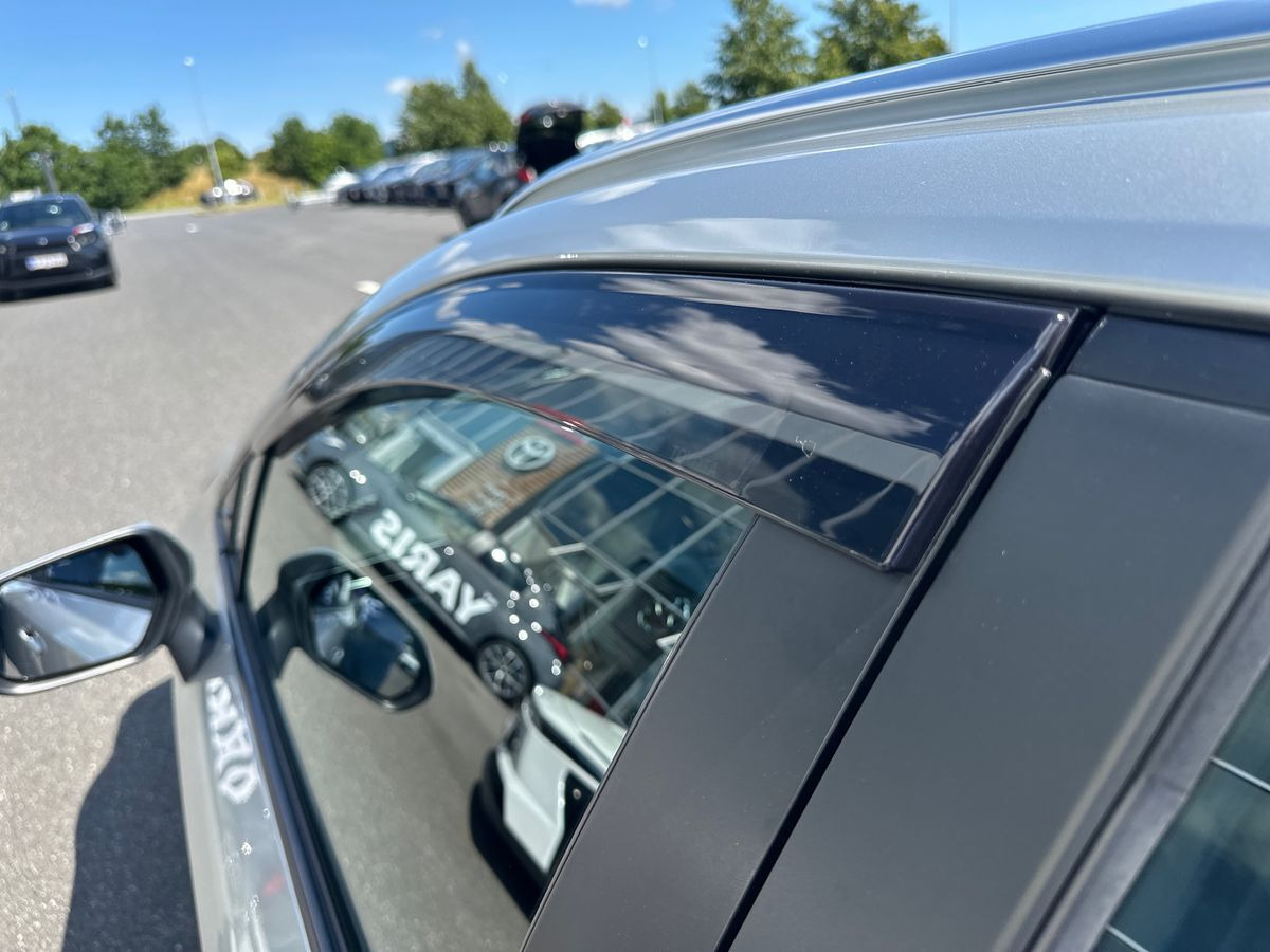 Sølv Toyota Corolla fra 2019