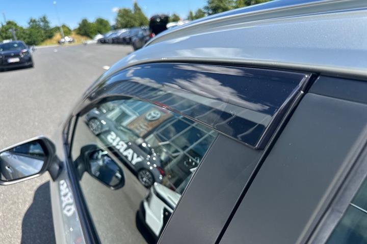 Sølv Toyota Corolla fra 2019