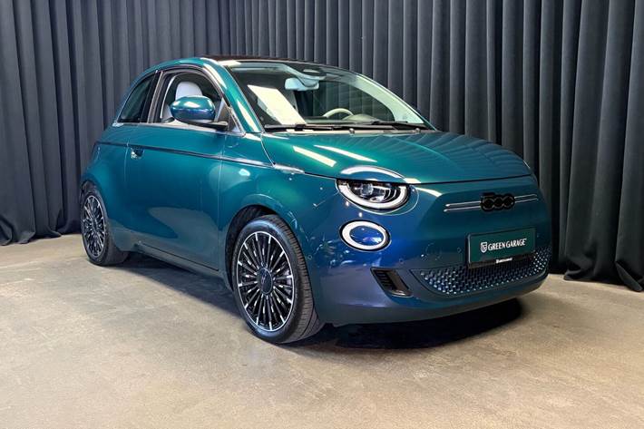 Blå Fiat 500e fra 2023