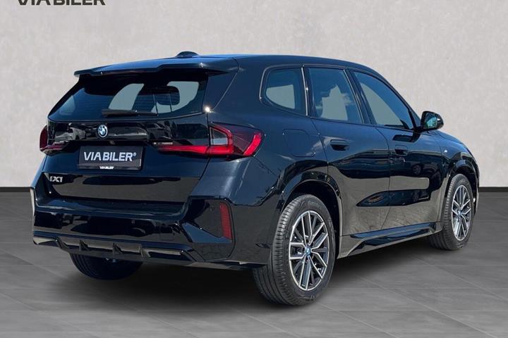 Sort BMW iX1 fra 2024