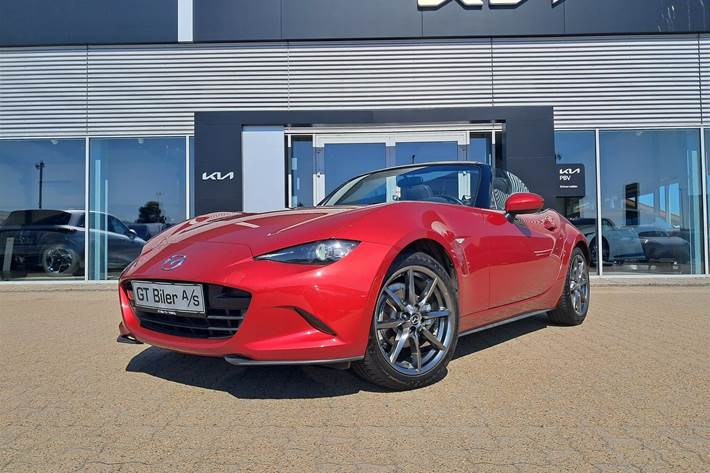 Rød Mazda MX-5 fra 2016