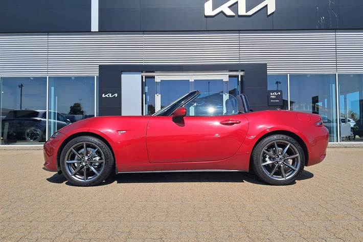 Rød Mazda MX-5 fra 2016