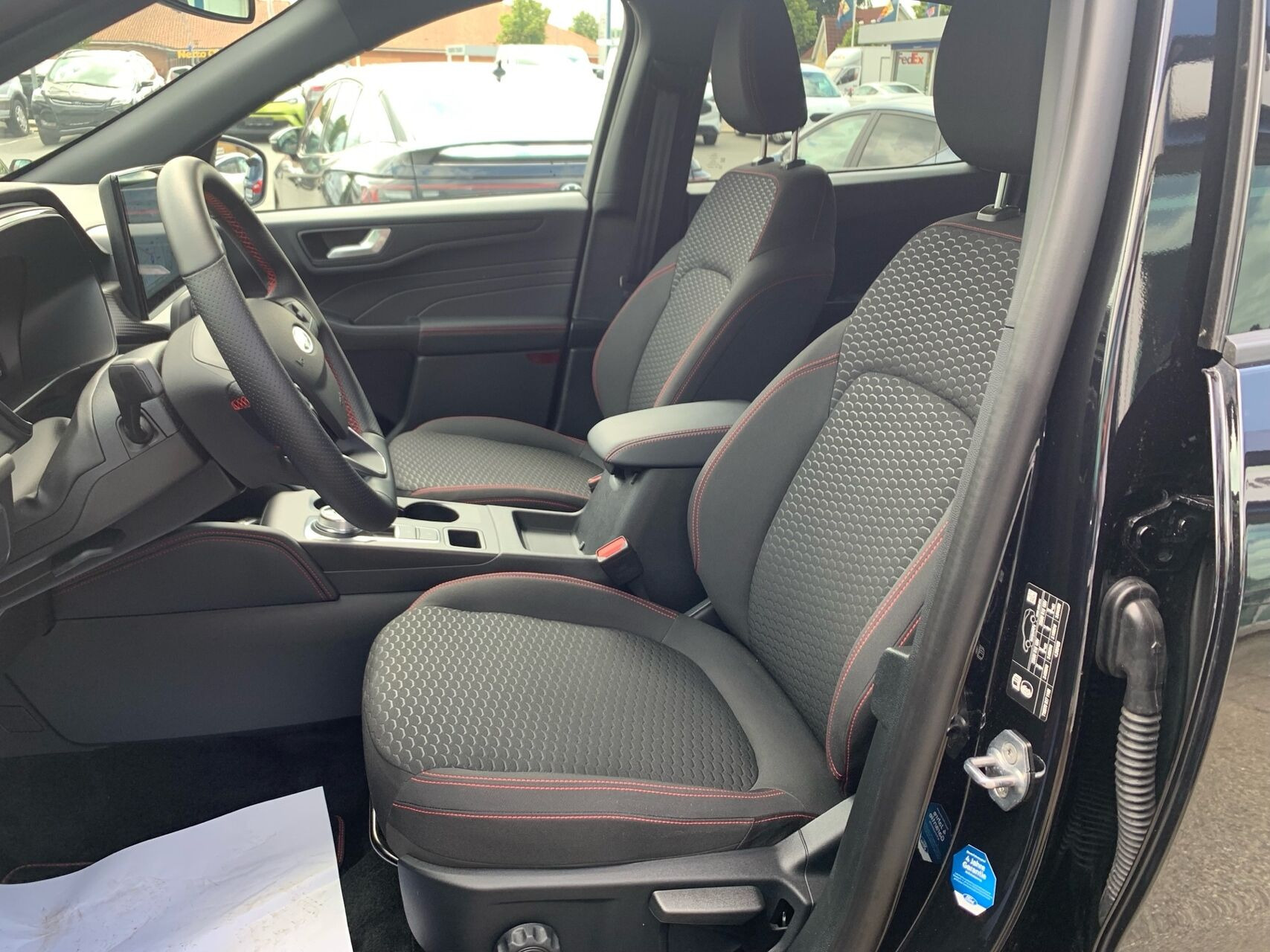 Sort Ford Kuga fra 2025