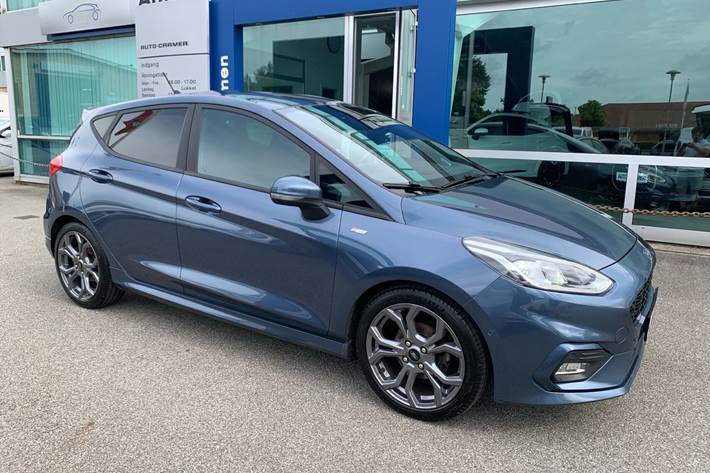 Blå Ford Fiesta fra 2021