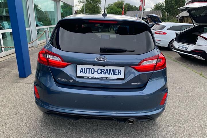 Blå Ford Fiesta fra 2021