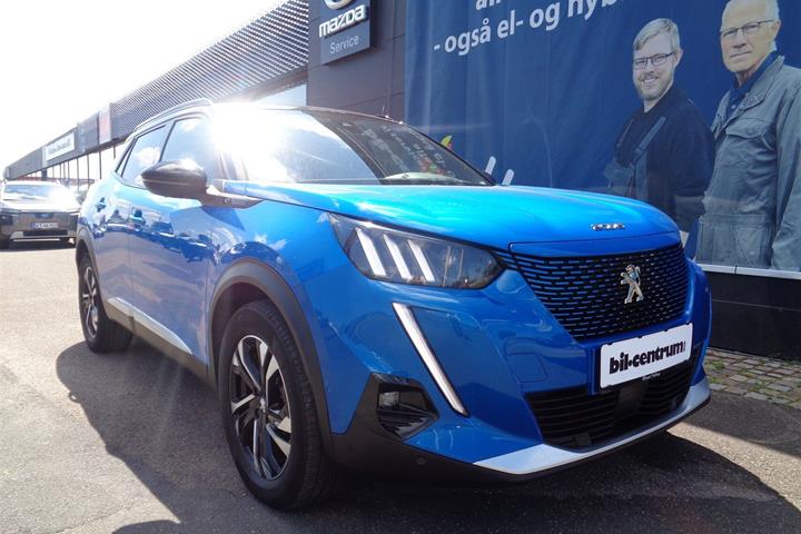 Blå Peugeot e-2008 fra 2020