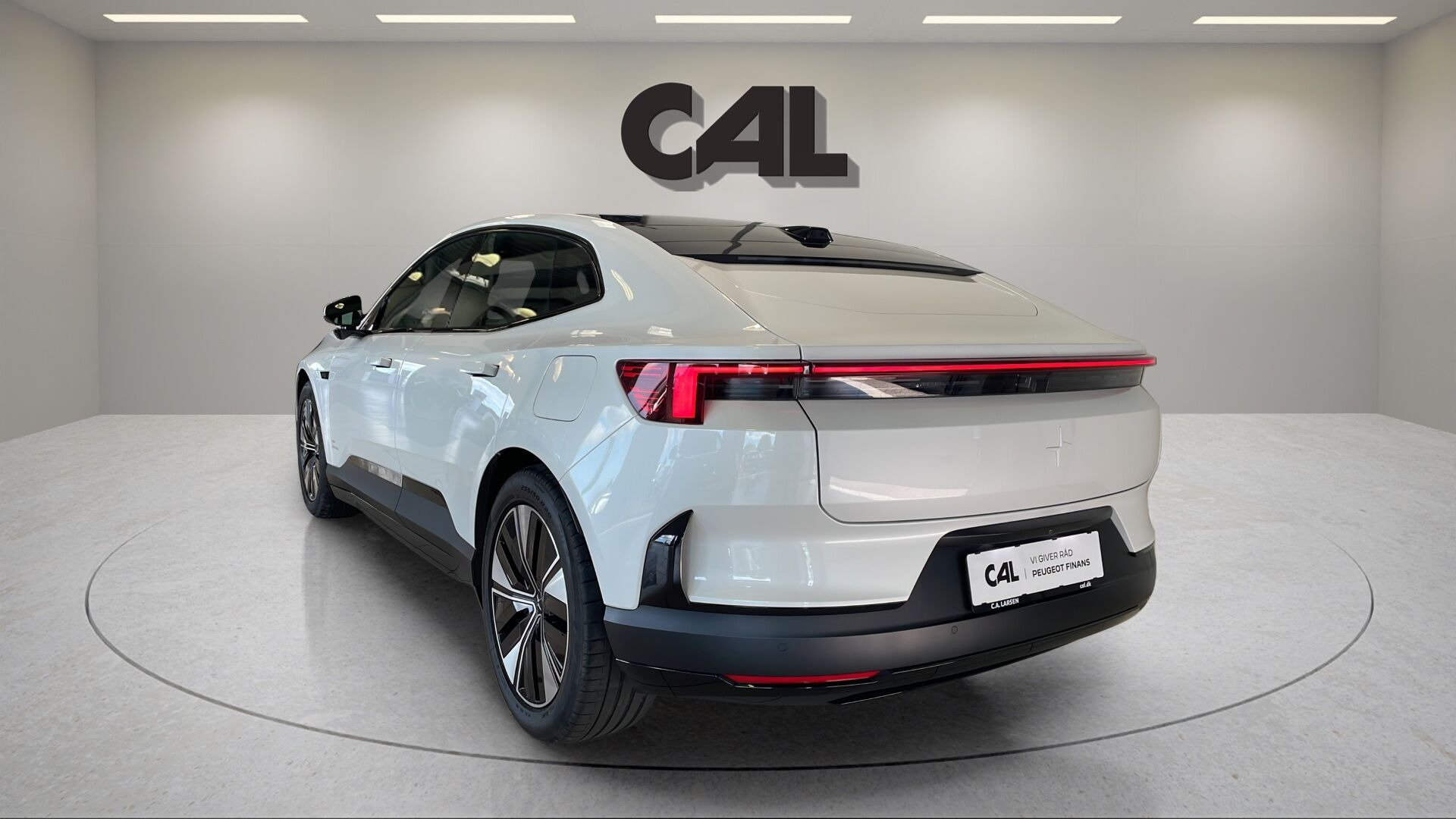 Hvid Polestar 4 fra 2024