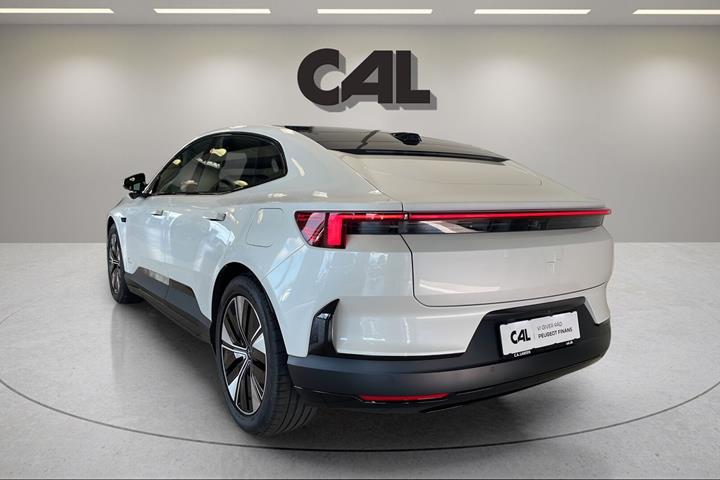 Hvid Polestar 4 fra 2024