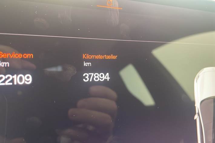 Hvid Polestar 4 fra 2024