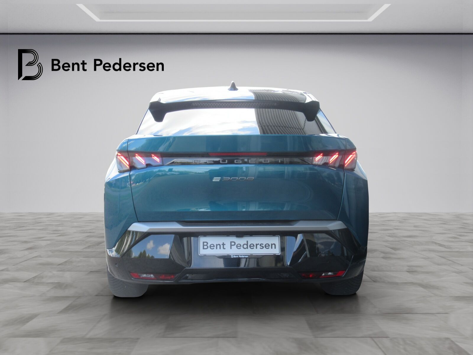 Blå Peugeot e-3008 fra 2025