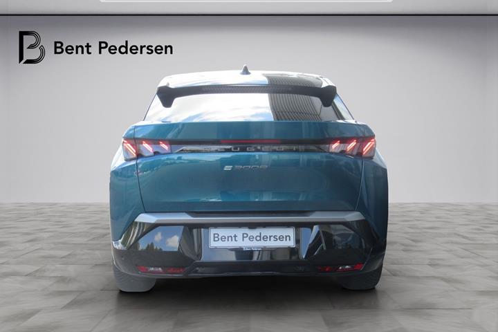Blå Peugeot e-3008 fra 2025