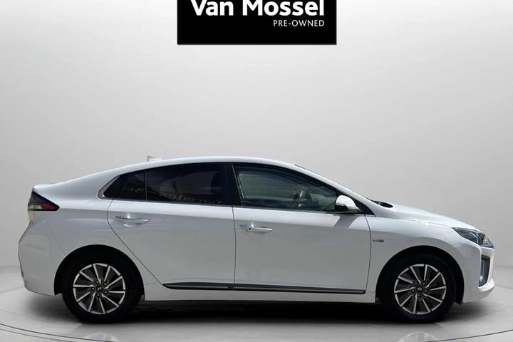 Hvid Hyundai Ioniq fra 2021
