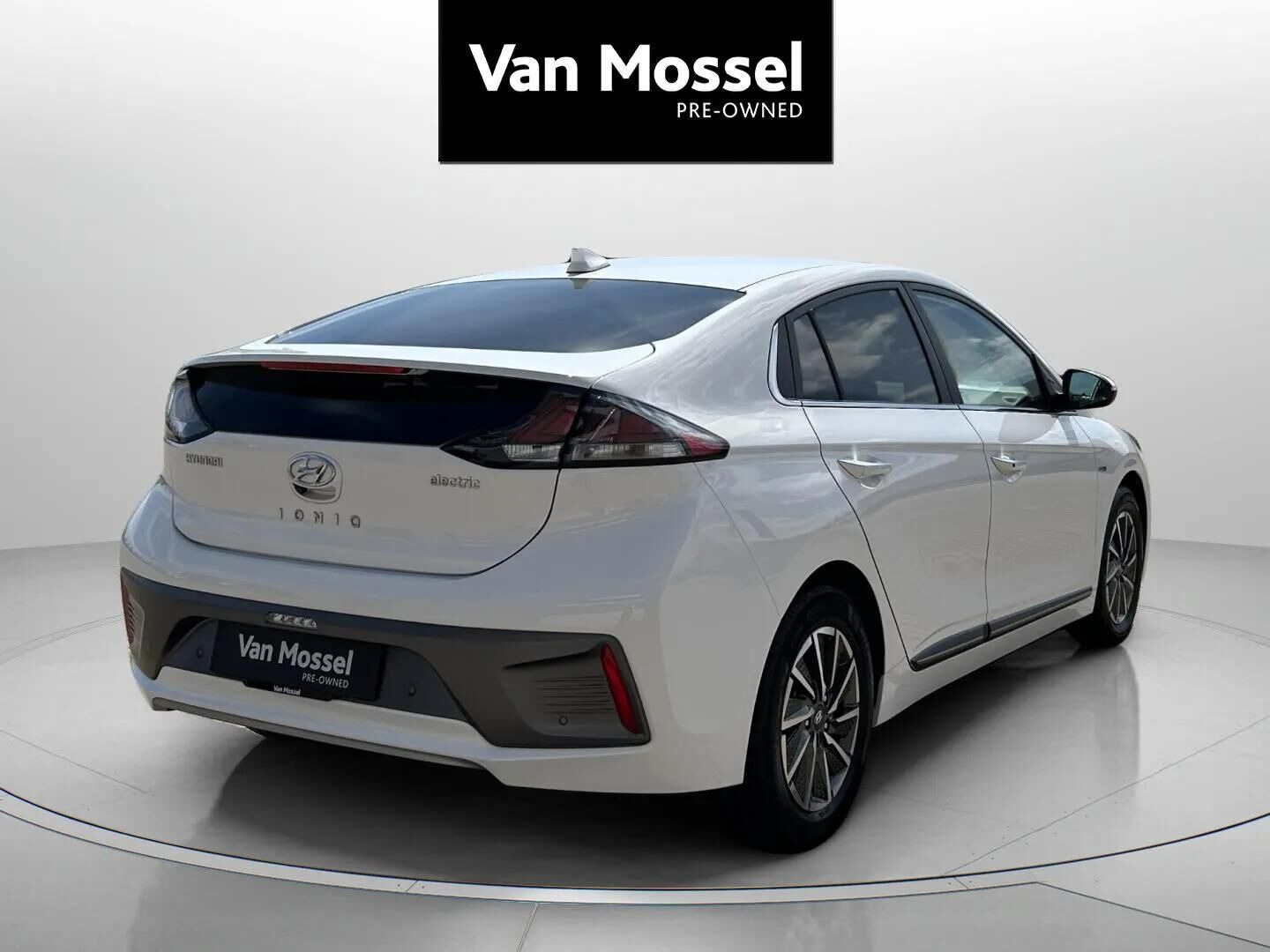 Hvid Hyundai Ioniq fra 2021
