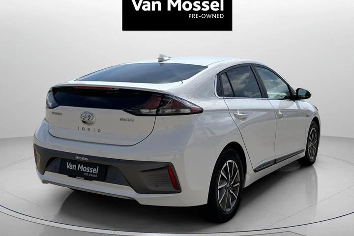 Hvid Hyundai Ioniq fra 2021