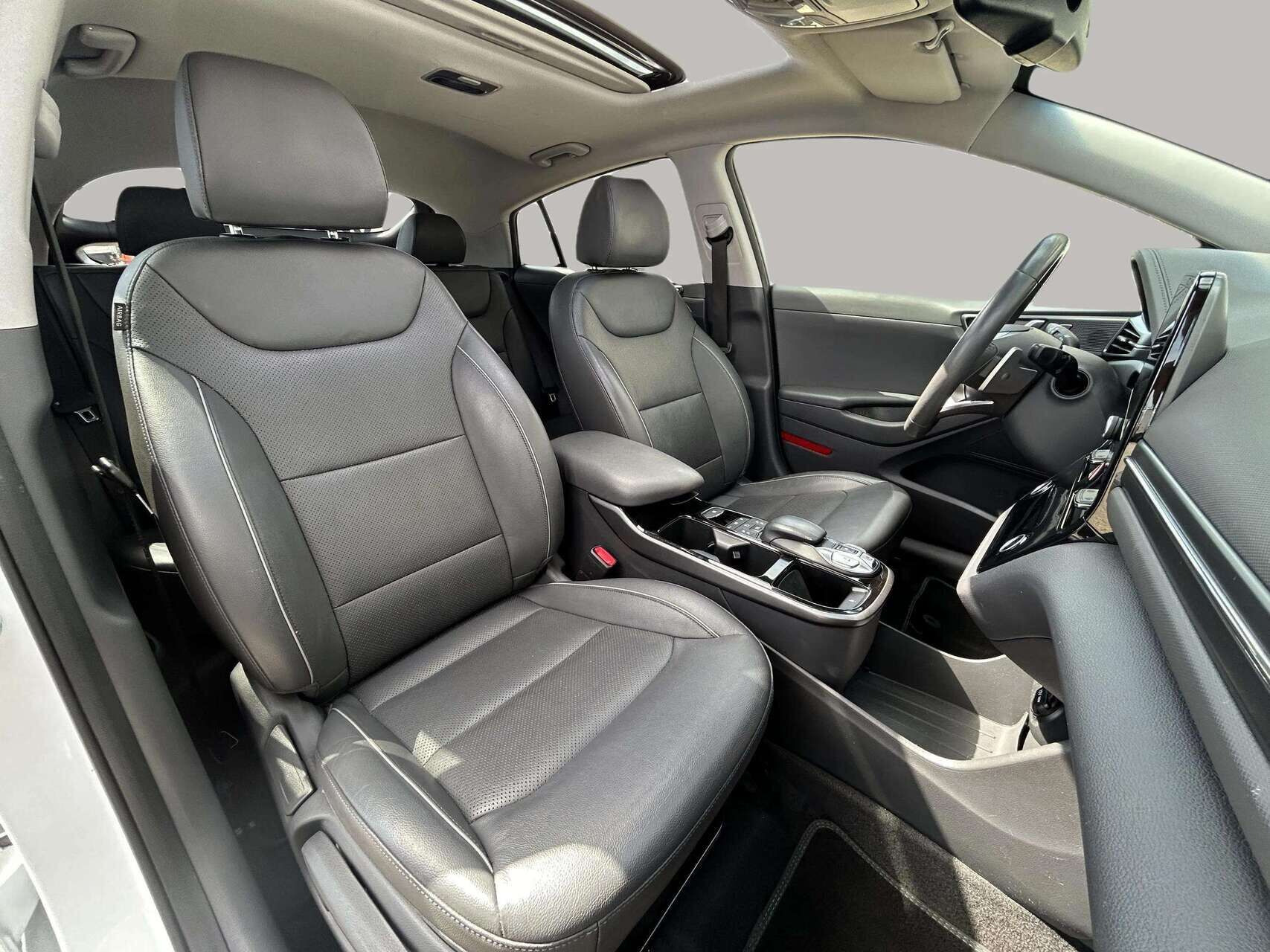 Hvid Hyundai Ioniq fra 2021