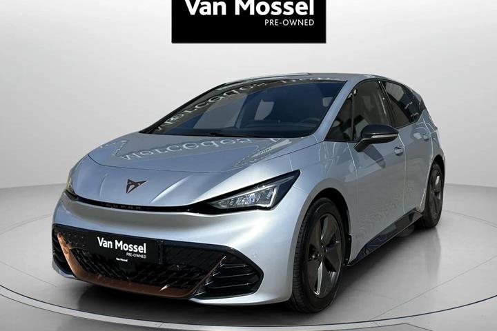 Sølv Cupra Born fra 2022 set udefra