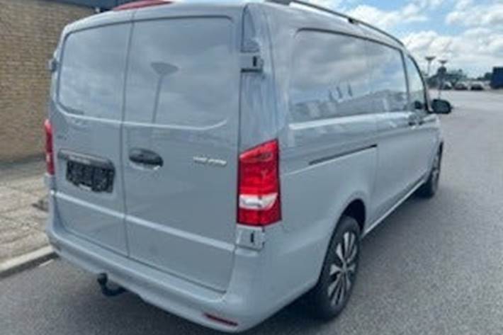 Grå Mercedes Vito 119 fra 2026