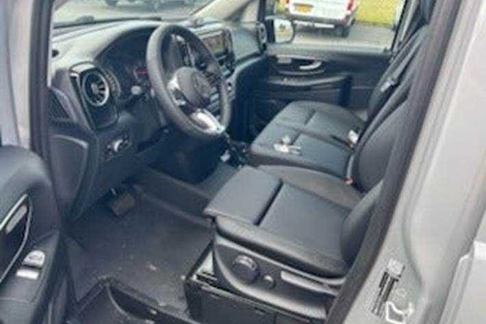Grå Mercedes Vito 119 fra 2026