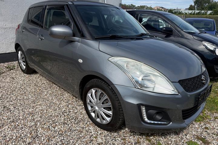 Grå Suzuki Swift fra 2015