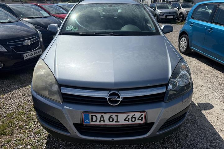 Grå Opel Astra fra 2006