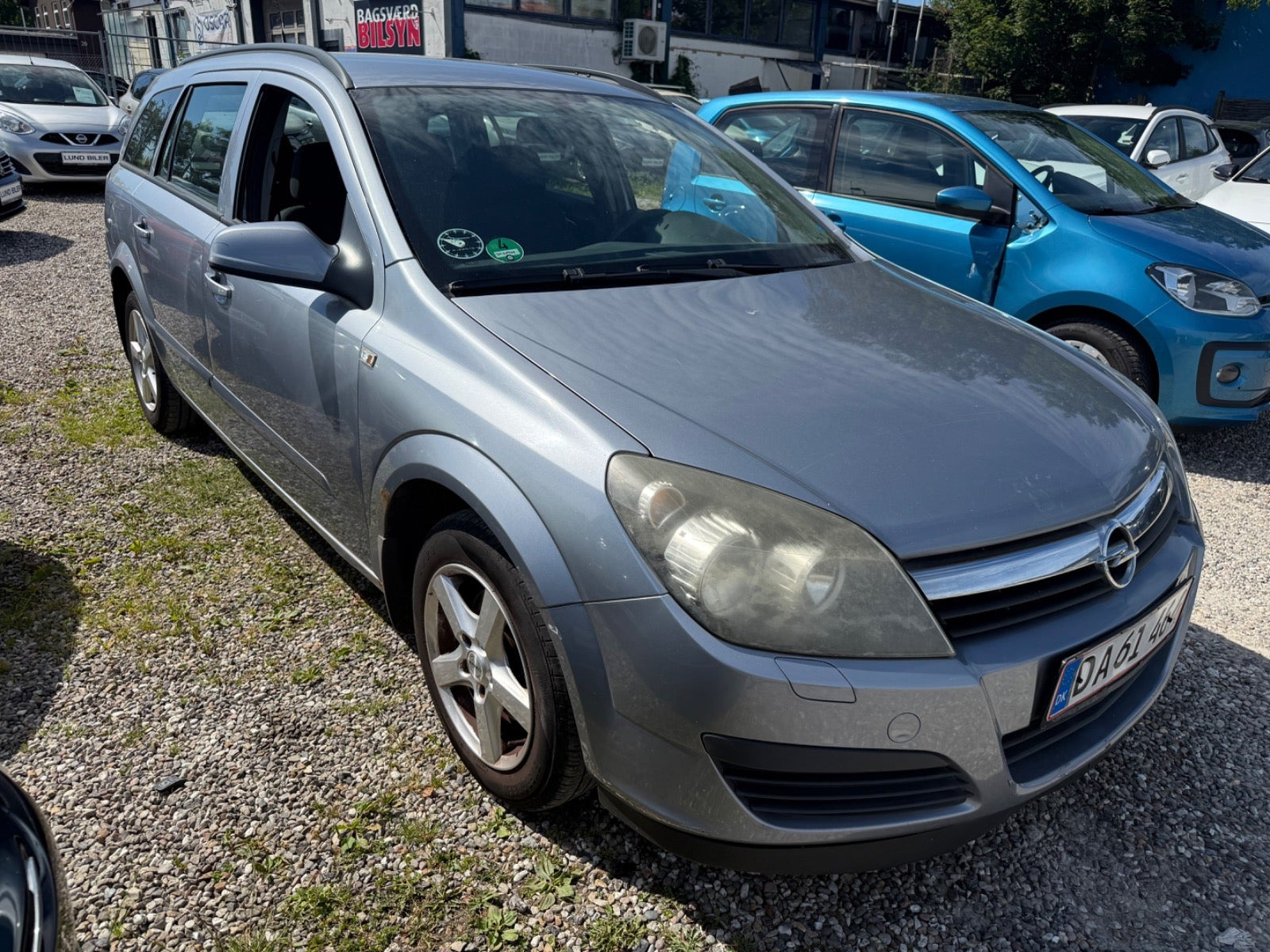 Grå Opel Astra fra 2006