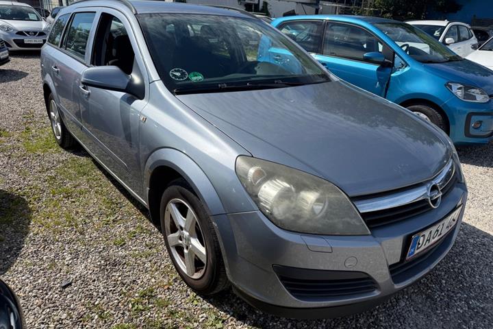 Grå Opel Astra fra 2006
