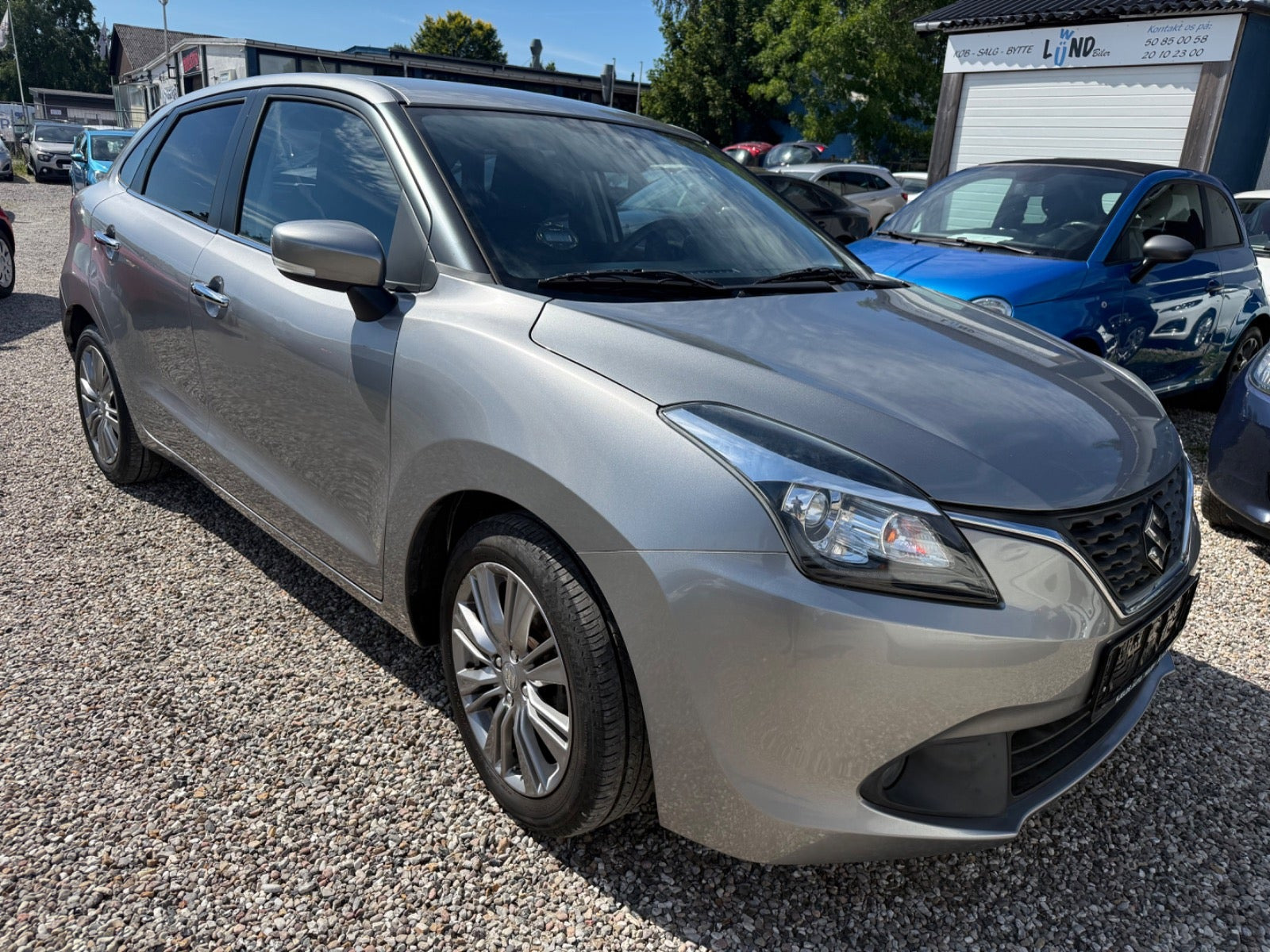 Grå Suzuki Baleno fra 2016