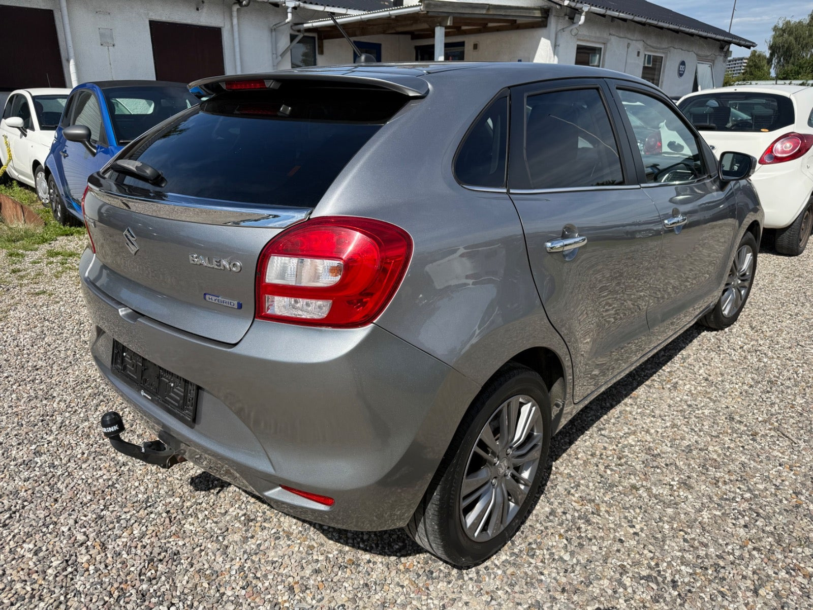 Grå Suzuki Baleno fra 2016