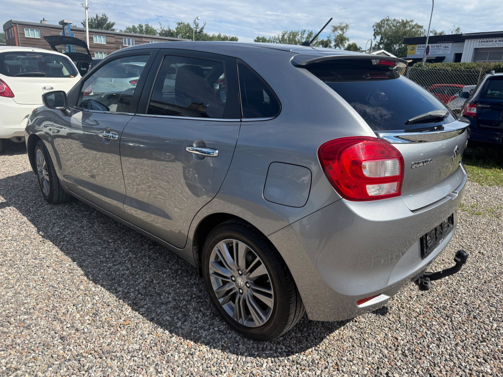 Grå Suzuki Baleno fra 2016