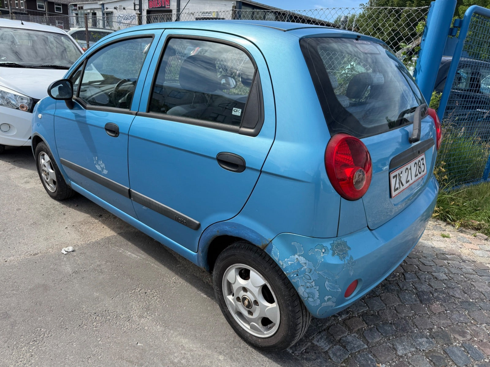 Blå Chevrolet Matiz fra 2008 set udefra