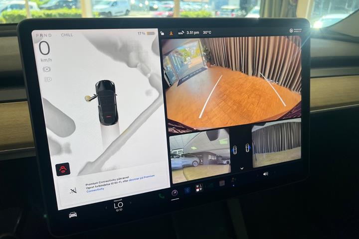 Grøn Tesla Model Y fra 2023