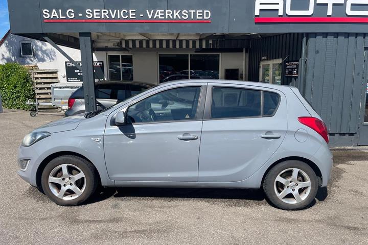Grøn Hyundai i20 fra 2014