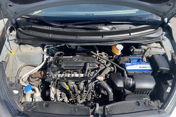 Grøn Hyundai i20 fra 2014