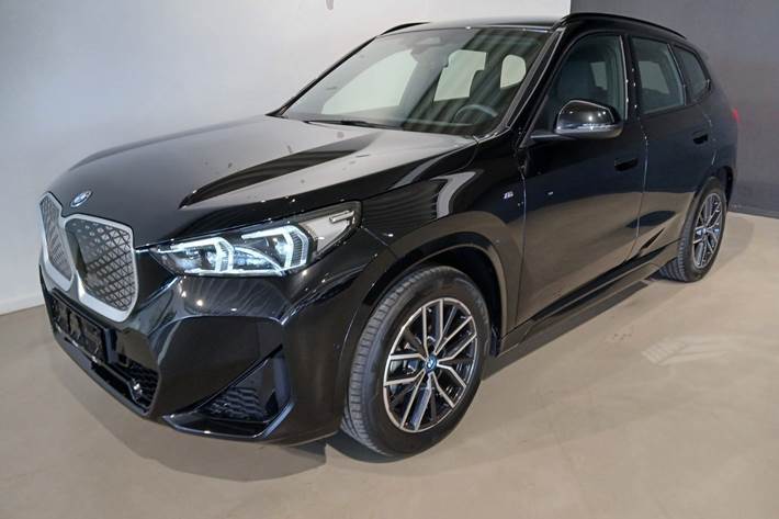 Sort BMW iX1 fra 2025