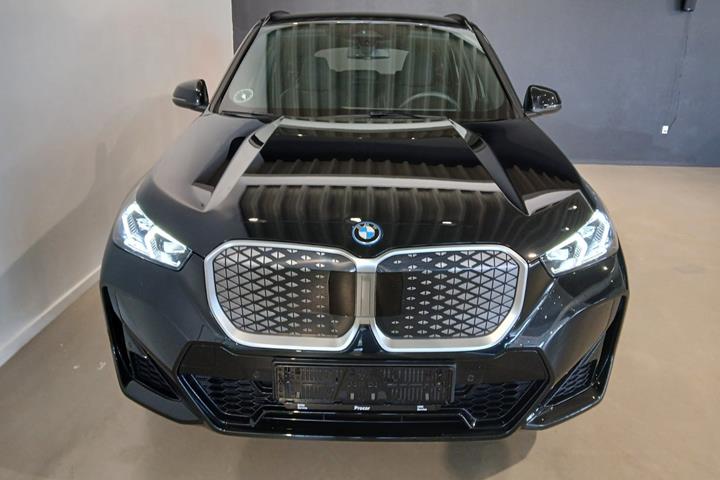 Sort BMW iX1 fra 2025