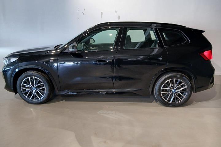 Sort BMW iX1 fra 2025